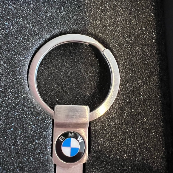 Brand new in box BMW keych for 3 series - Picture 4 of 5